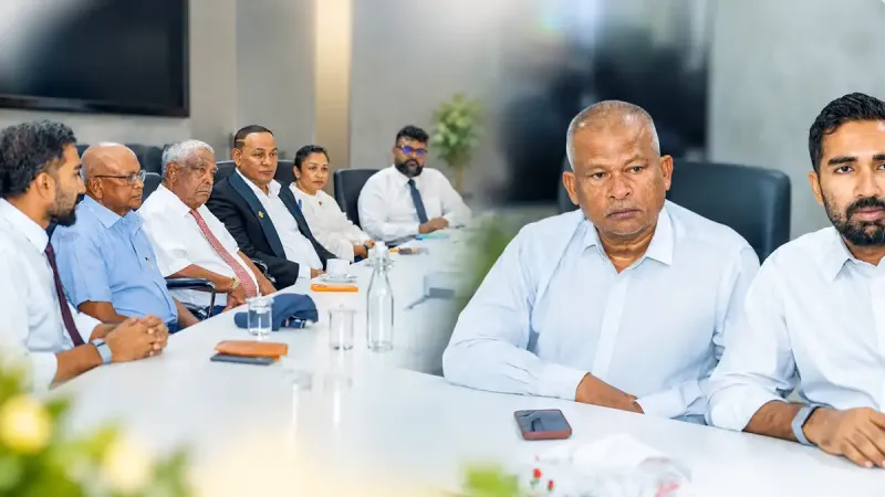 ފަތުރުވެރިކަމުގެ ސިނާއަތުގައި ހުރި ގޮންޖެހުންތަކަށް ހައްލު ހޯދުމަށް ސަރުކާރުގެ ވަޒީރުން އެ ދާއިރާގެ އިސްވެރިންނާ ބައްދަލުކުރައްވައިފި