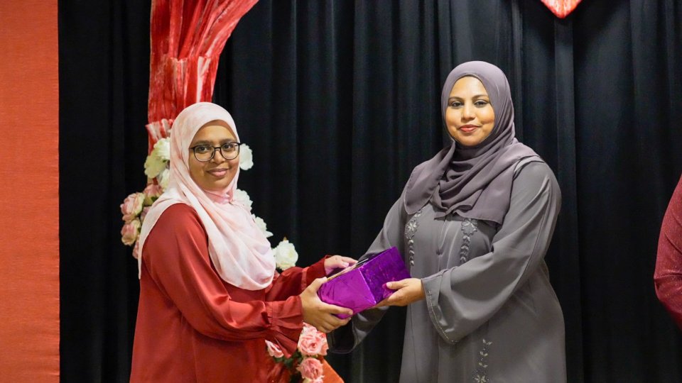 ޤައުމެއް ދިރޭނީ ދަރީންނަށް ފެންވަރު ރަނގަޅު ތަޢުލީމު ދެވިގެން: ހީނާ