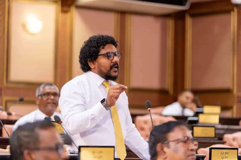 ކުށް ކޮށްގެން ހޯދާ މުދަލުގެ ބިލު ގެނެސްގެން އުޅެނީ ރަސްމާލެ ވިއްކާލައިގެން ލިބުނު ކަޓު ސިއްރެއްގެ ގޮތުގައި ބާއްވަންވެގެން: މެންބަރު މައުރޫފް
