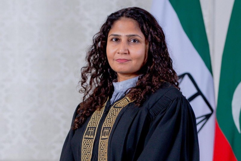 ނުފޫޒުފޯރުވިކަމުގެ ތުހުމަތުގައި ސުޕްރީމް ކޯޓުން ވަކިކުރި އަޒްމިރާލްދާގެ މައްޗަށް ޖިނާއީ ދައުވާއެއް ކުރެވެން ނެތްކަމަށް ނިންމައި މައްސަލަ ފައިލްކޮށްފި