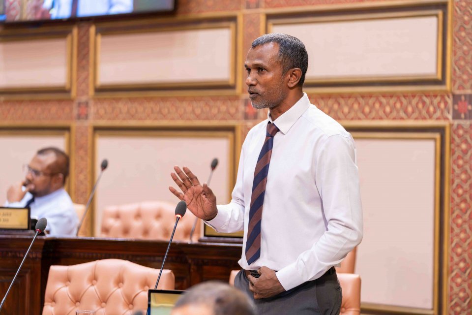 ކުށްކޮށްގެން ހޯދާ މުދަލާގުޅޭ ބިލަށް ކުރީ ސަރުކާރުން ގެނައީ ދެ ފޮޅުވަތް: ތޯރިގް