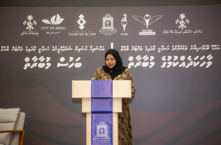 ހަރުދަނާ މީހަކަށް ވާނީ އިލްމާއި ހުނަރު ބޭނުންކުރާ ގޮތަކުން: ހީނާ