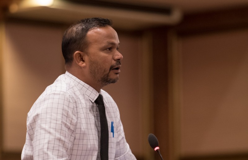 ރިޔާސީ ނިޒާމުގައި ވަލިއްޔުލް އަމުރަކީ ގާނޫނުއަސާސީ، ނަމަވެސް ރައީސް މުއިއްޒު ވަނީ އެ ވަލިއްޔުލް އަމުރުގެ ބޯކަނޑާލާފައި: އަލީ ހުސެއިން