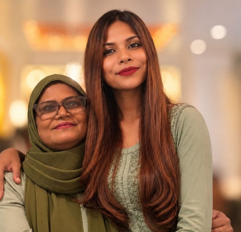 މަންމައެއްގެ ޒިންމާއިން ކޯ ޕައިލެޓަކަށް: މަލާކްގެ ކާމިޔާބު ދަތުރާއި އަމިއްލަ މޭކަޕް ބްރޭންޑް