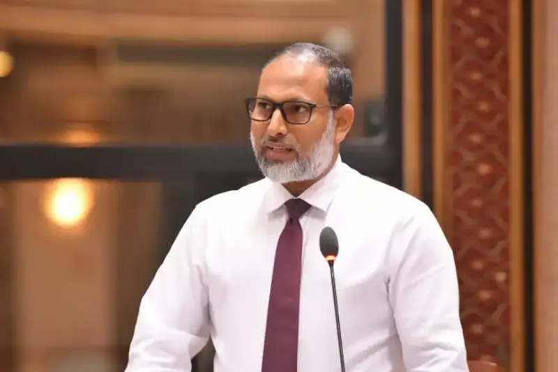 ރަސްމާލެ މަޝްރޫޢު: "ރައީސް މުއިއްޒާއި އޭނާގެ ވަޒީރު މުއްތަލިބުގެ އަމިއްލަ ޒާތީ މުއްސަނދިކަން އިތުރުކުރަން، ދިވެހި ދައުލަތް ޒައިނިސްޓުންނަށް ތާއަބަދަށް ހިބަކޮށްދޭތަން ބަލަން ރުހިގެން ނުތިބޭނަން"