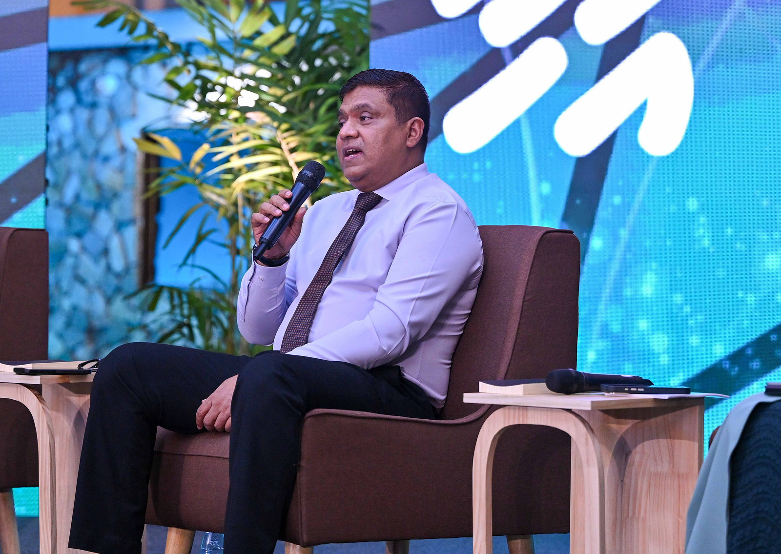 މި އަހަރު ނިމޭއިރު މިދިޔަ އަހަރާ އެއް އަދަދަކަށް ފަތުރުވެރިން އަންނާނެ ކަމަށް ލަފާކުރެވޭ: އަމީން