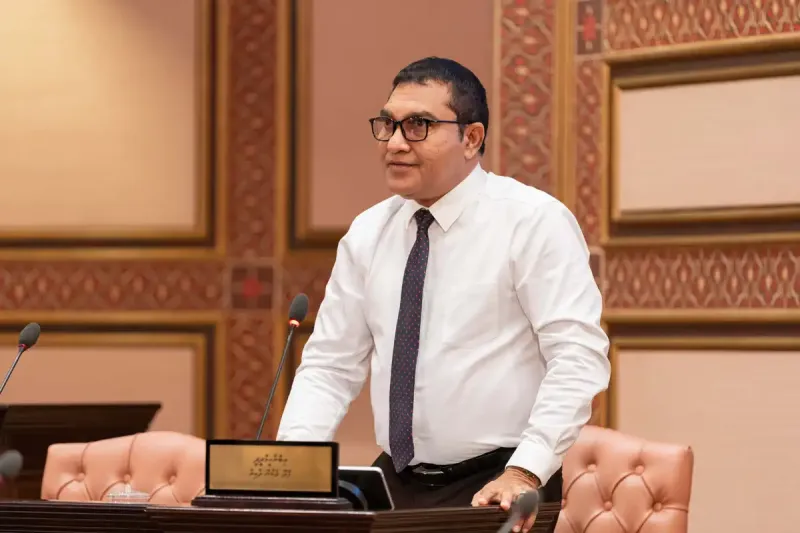 ނުހައްގު މުއްސަނދި ކަމުން ހޯދާ މުދާ ދައުލަތަށް ނަގަން ޖެހޭ ބިލު ހުށަހަޅަން ބިރު ގަންނަން ޖެހޭނީ ރައީސް ނޫންތޯ؟: މެންބަރު އައިބީ