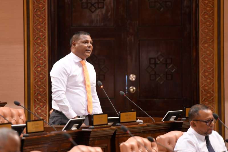 ރާއްޖެއަށް އަދިވެސް ވަގަށް ސިނގެރޭޓާއި މުދާ އެތެރެކުރޭ، އެކަމެއް ނުހުއްޓާ: އައްބާސް