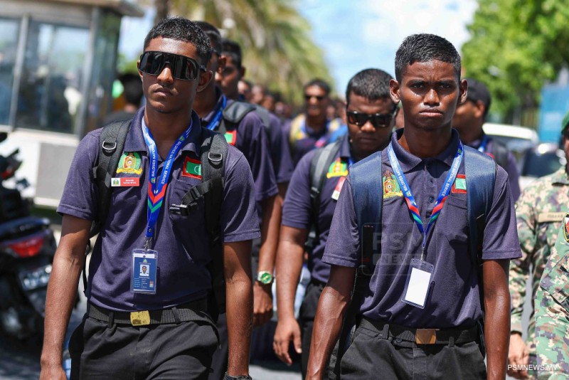 ފޮޓޯ: ވަޠަނީ ޚިދުމަތުގެ ފަންނީ ތަމްރީނުގެ 3ވަނަ ބެޗުގެ ބައިވެރިން ފުރުން