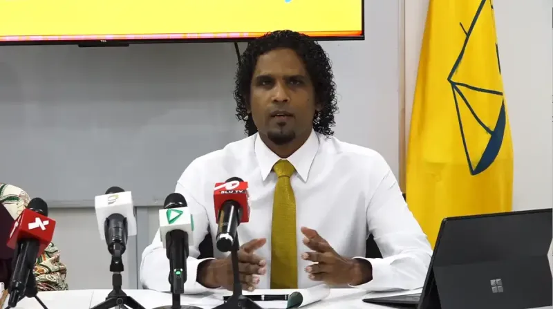 ގްރޭޑް އެކެއްގެ ދަރިވަރުންގެ މަންހަޖަށް ގެންނަ ބަދަލުތައް ސްކޫލްތަކާއި ޕްރިންސިޕަލުންނާއި އަދި ޓީޗަރުންނަށް ވެސް ހިއްސާ ނުކުރާތީ އެމްޑީޕީ އިން ކަންބޮޑުވުން ފާޅުކޮށްފި
