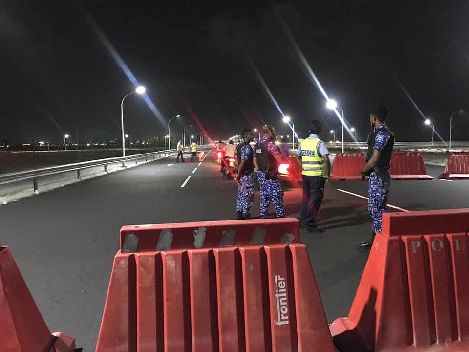 ޓްރެފިކް ގާނޫނާ ޚިލާފުވެއްޖެ ނަމަ މެސެޖަކުން އަންގަނީ؛ ސްކޫލުތަކާ ކައިރީ މަގުތަކަށް ޚާއްސަ ސަމާލުކަމެއް