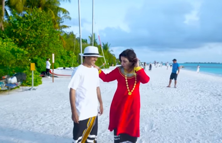 ފަރާގެ ކައްކާ ދިލީޕަކީ "މަކަރުވެރިއެއް" ކަމަށް ބުނުމުން ރައްދު ދީފި
