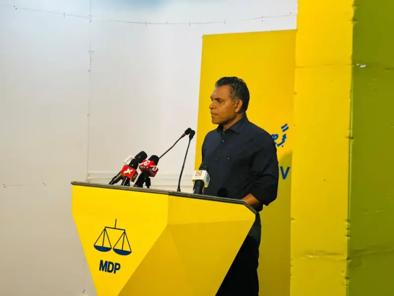 މި ސަރުކާރުގައި ތައުލީމީ ނިޒާމަށް ގެންނަ ކުއްލި ބަދަލުތަކުން ދަރިވަރުންނާއި ޓީޗަރުންނަށް ނަފްސާނީ މައްސަލަތައް ދަނީ ކުރިމަތިވަމުން: ފައިސަލް