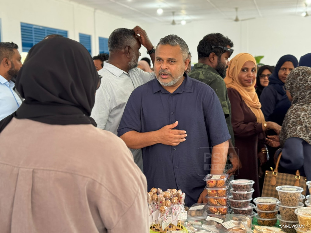 ތަފާތު އެކި ބާވަތްތަކާއެކު އައްޑޫ މީދޫގައި ކާބޯތަކެތީގެ މައުރަޒެއް