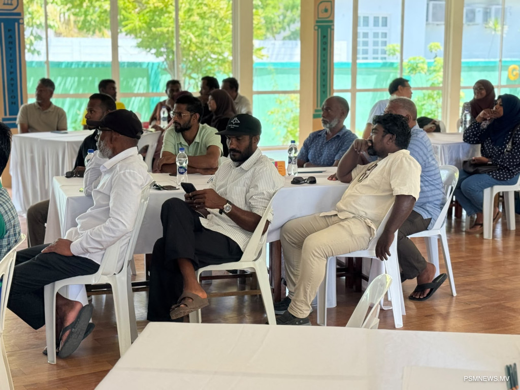 ދަނޑުވެރިކަމުގެ ކުރިމަގު: އައްޑޫ މީދޫގައި ޚާއްސަ ފޯރަމެއް