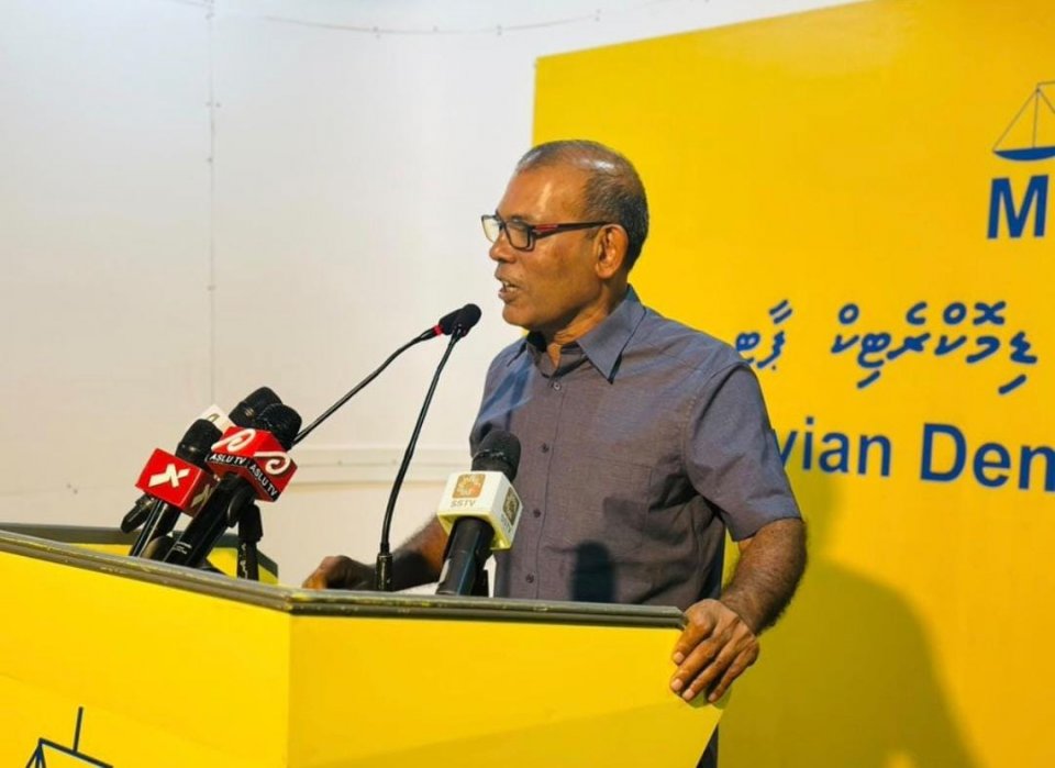 މި ސަރުކާރުން މިގެންދަނީ ދިވެހިން އަނދަވަޅަކަށް: ނަޝީދު