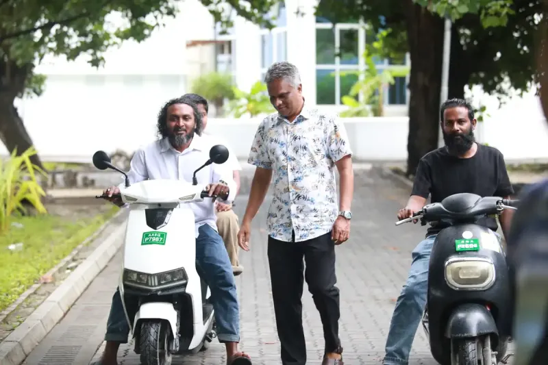 ތިލަމާލެ ބްރިޖް ގުޅިގެން އަންނައިރު ދަތުރުފަތުރު ކުރާނެ ގޮތަކާއި މެދު އެއްވެސް ޕްލޭނެއް ސިޓީ ކައުންސިލަށް ހިއްސާކޮށްފައި ނުވޭ: މޭޔަރު އާޒިމް