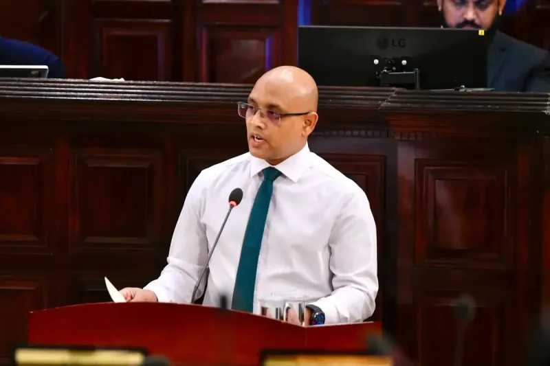 މިއަހަރަށް ފަތުރުވެރިން ރާއްޖެއަށް ޒިޔާރަތްކުރާނެ ކަމަށް އަންދާޒާކުރި އަދަދަށް އަންނާނެ ކަމަށް މިހާރު ނުބެލެވޭ: މިނިސްޓަރު ޒަރީރު
